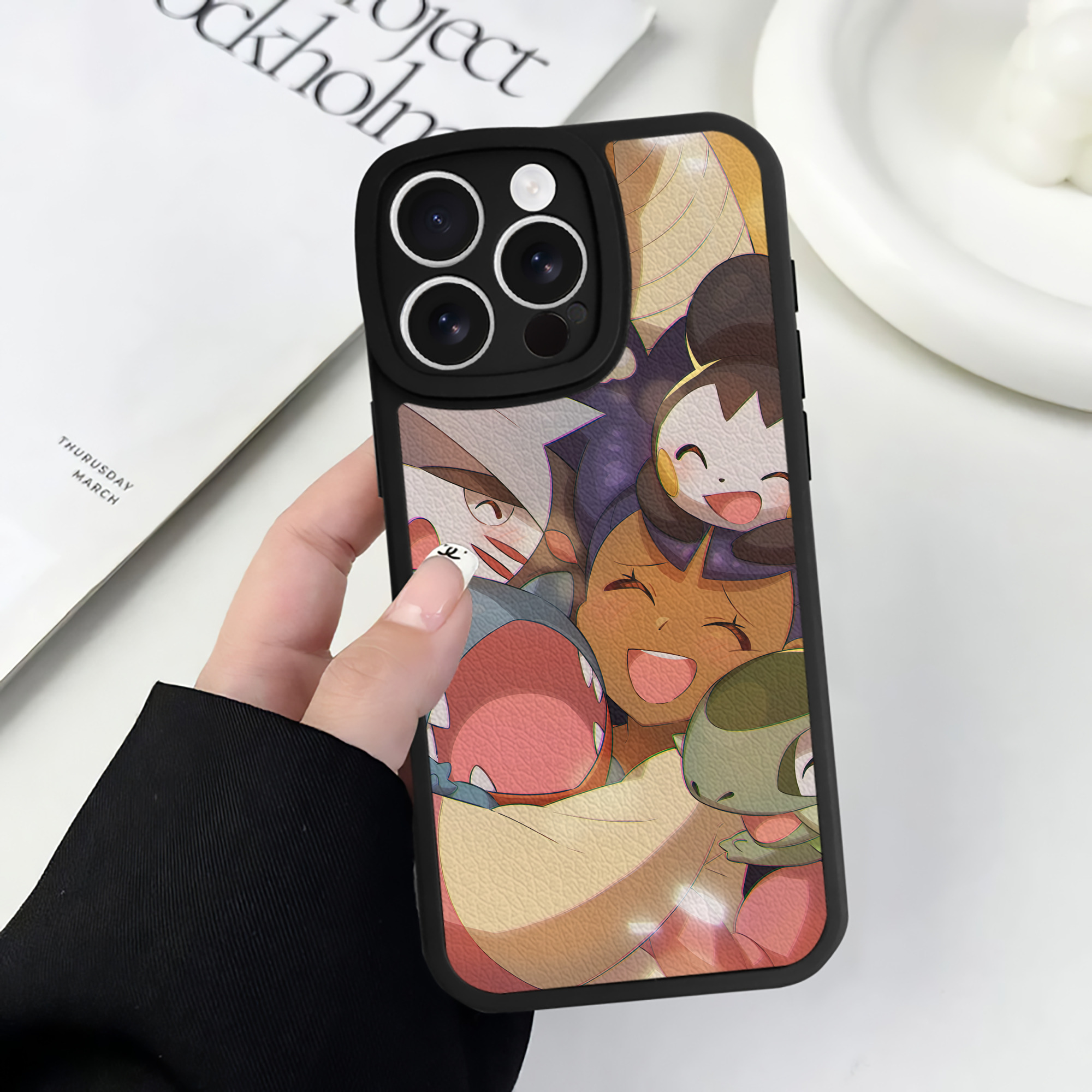 （画像用） ポケットモンスター Pokémon 【iPhone 16シリーズ対応】シリコンスマホケース（レザー調） 材質：シリコン